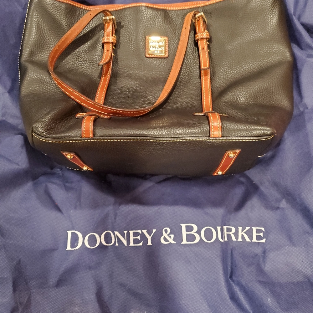 Dooney & Bourke Tote